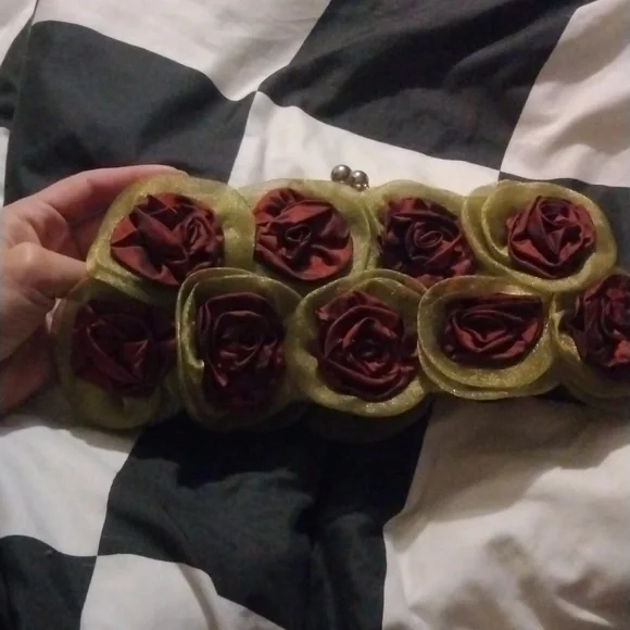 Rose clutch - Picture 4 of 14